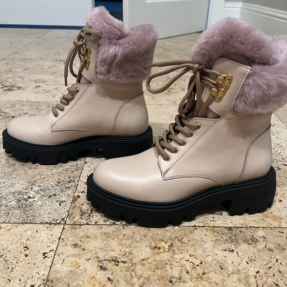 Desa women’s  winter ankle bootie - Picture 1 of 4